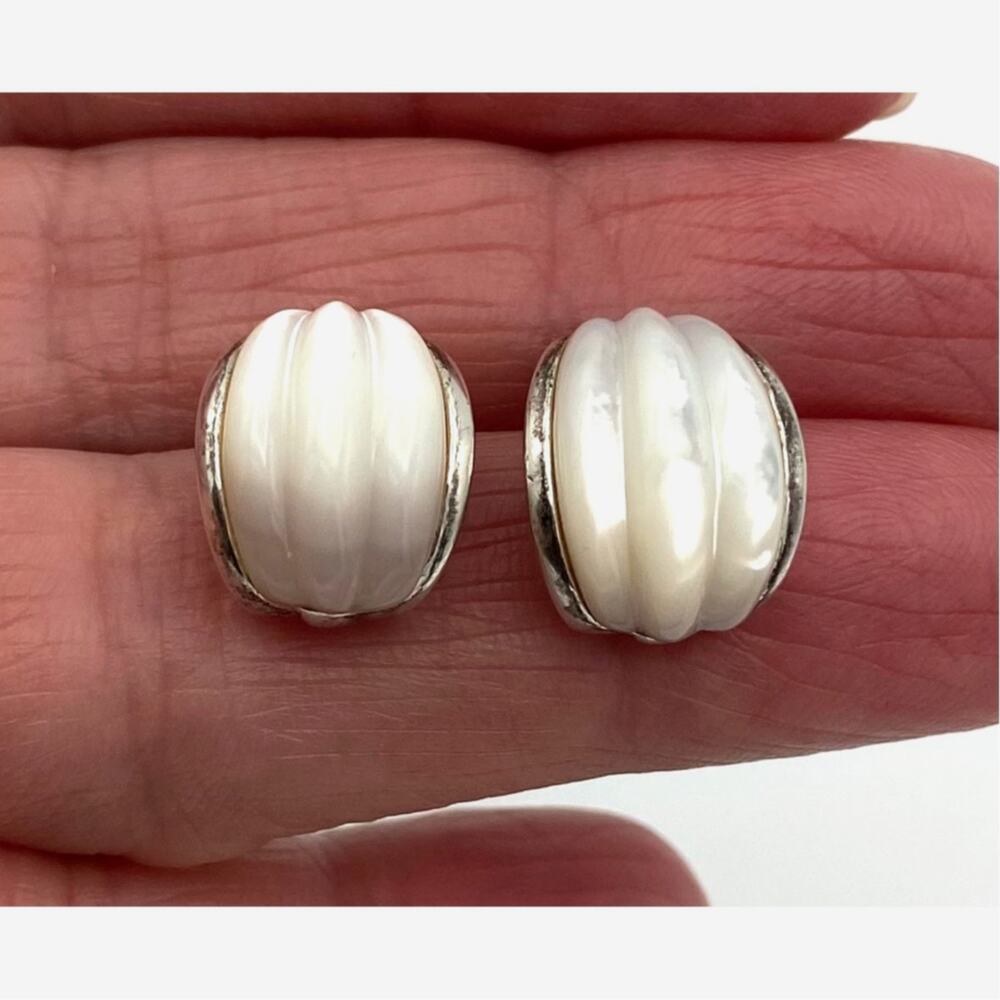 Vintage Sterling Silver Mother of Pearl Ribbed Dome Earrings 925 Post Pierced